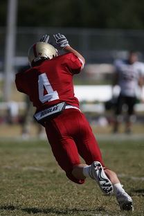 开云网页版登录入口-英超球队防守阵型转换对比赛控球率的影响分析，英超攻防转换